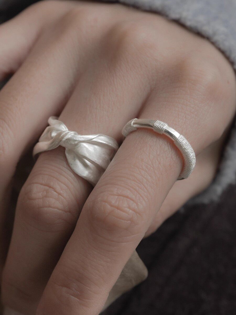 Silk Satin Pleated Twisted Open Ring, Vintage Style, Simple And Unique Design, 2025 Niche Design_voghion.com