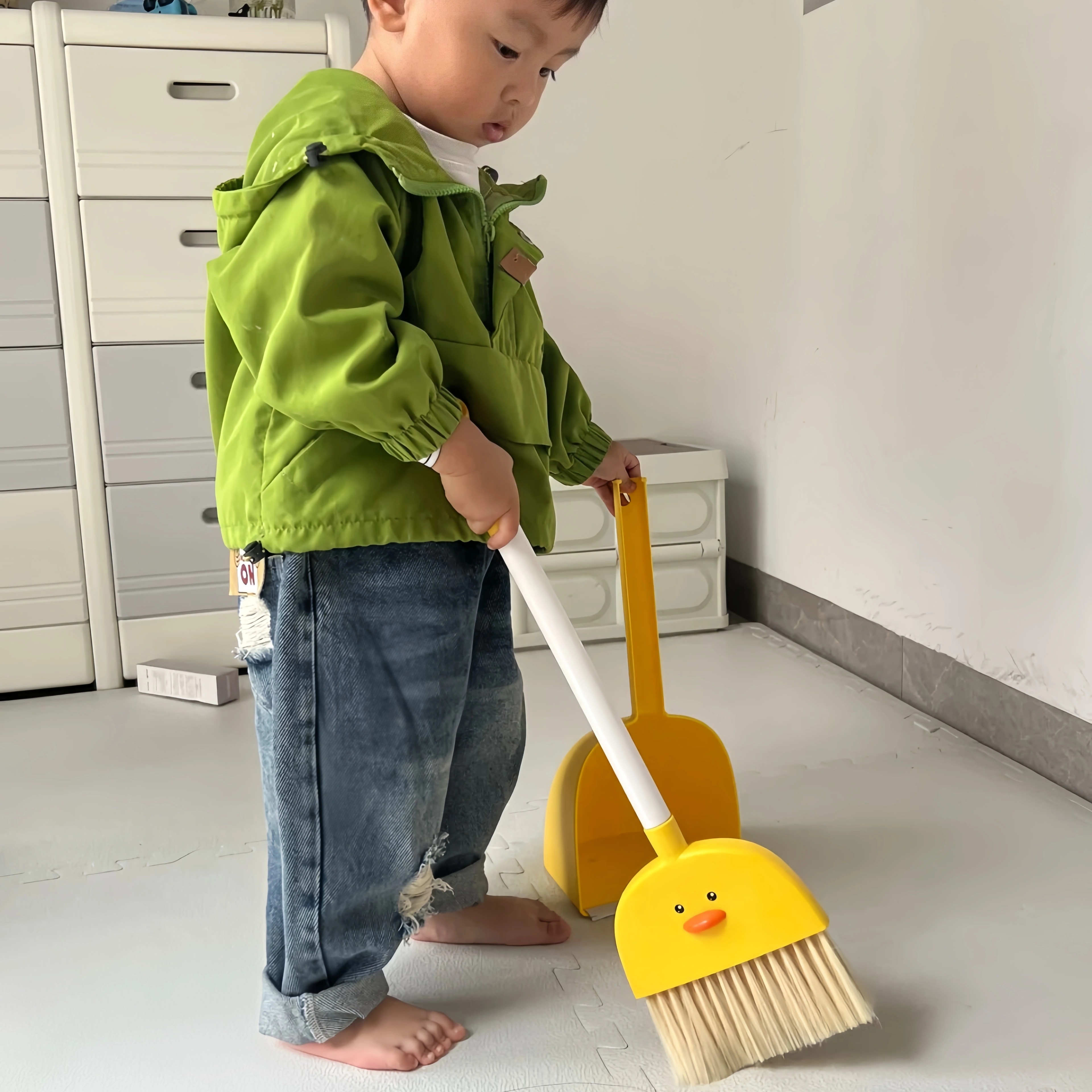 果斷入手了這套小黃鴨掃把套裝