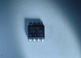 IR2104S IR2104STR 拆机电桥驱动器贴片IC SOP8 质量保证