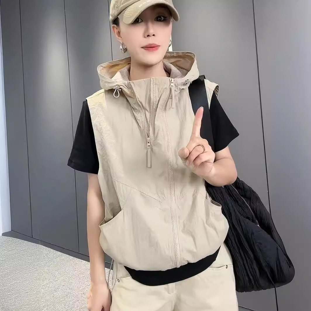 时尚户外冲锋衣连帽马甲女春秋