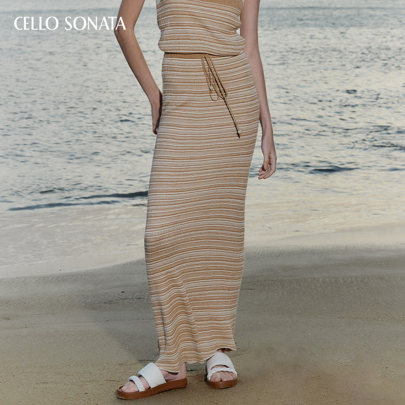 春夏新款焦糖色条纹针织长裙