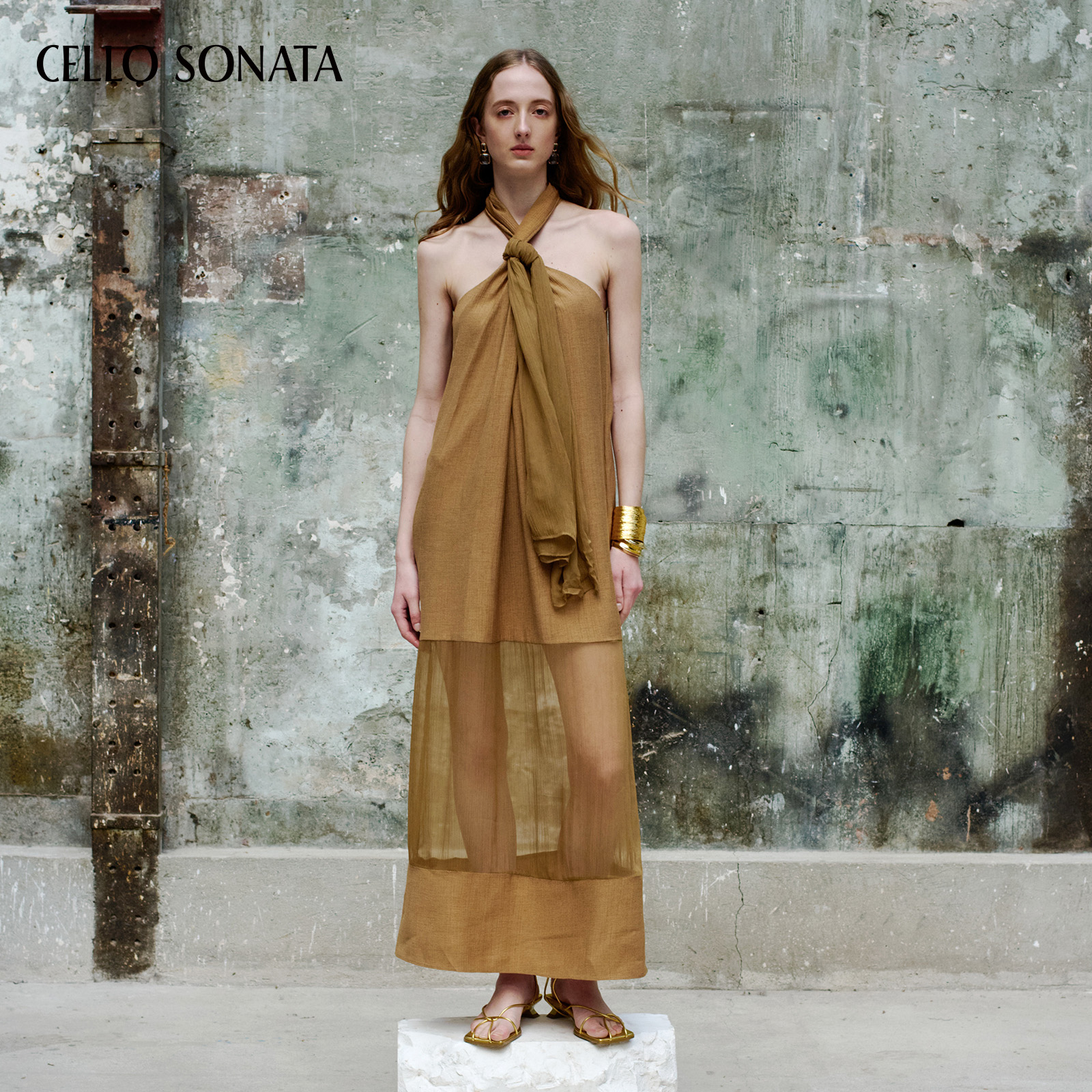 Cello Sonata25春夏新款挂脖扭拧拼接连衣裙肌理感仿麻度假风长裙