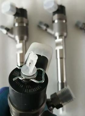 0445110351高压共轨喷油器总成 适用于阿尔法罗密欧菲亚特福特