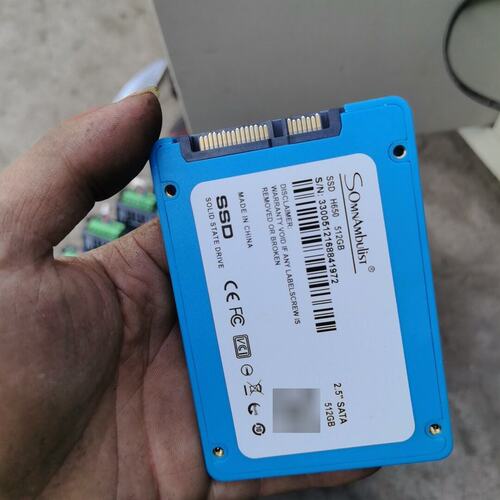 SomnAmbulist H650 512GB 2.5寸SA（议价）