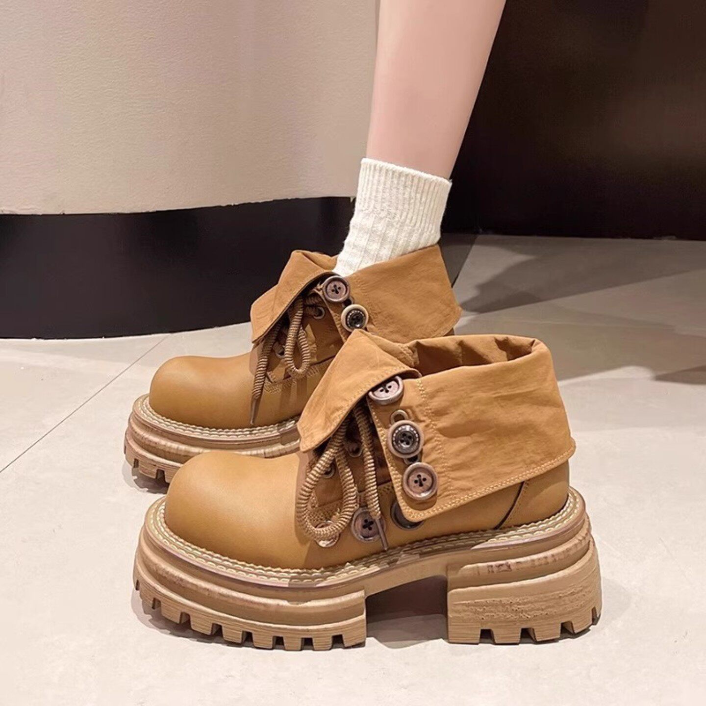 英伦风复古翻领两穿大黄靴女款夏季松糕厚底工装靴纽扣机车马丁靴