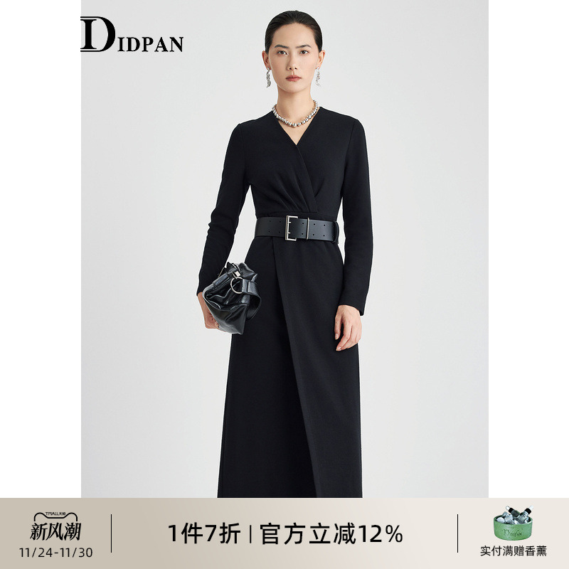 IDPAN女装长袖连衣裙冬季新款气质v领时尚百搭通勤精致小黑裙