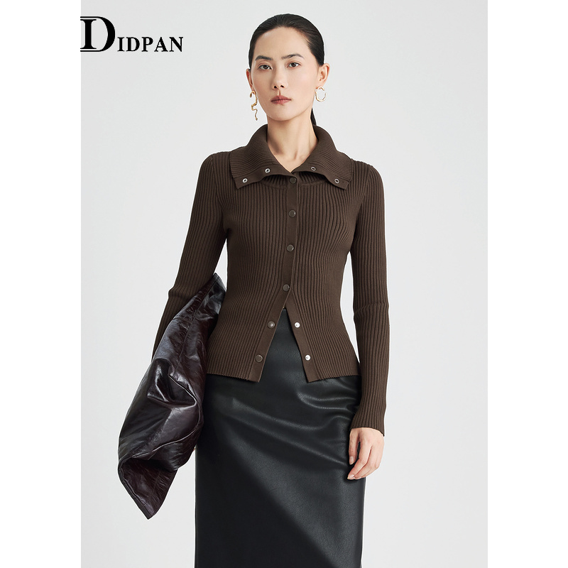 IDPAN女装肌理感针织衫新款时尚个性翻领收腰显瘦长袖毛衫上衣