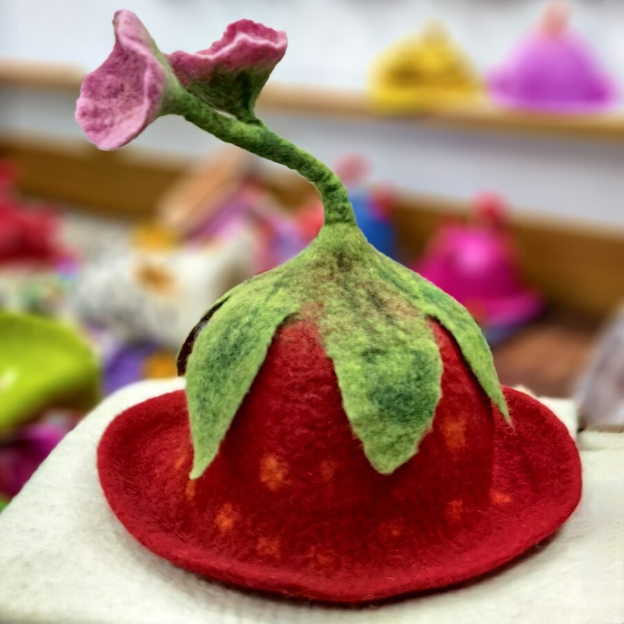 尼泊尔手工羊毛毡草莓花瓣帽 立体花瓣个性时尚好搭配吸睛美美哒
