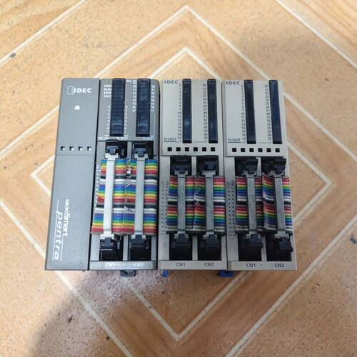 和泉PLC 模块FC4A-T32K3  成色为实图