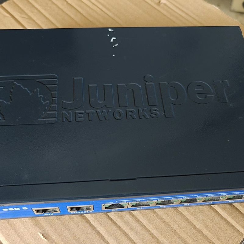 Juniper SSG 5 防火墙 型号SSG-5-SH。