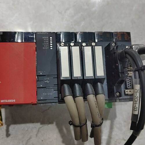 Q系列plc一套拆机件Q61P：Q03UDCPU  Qx
