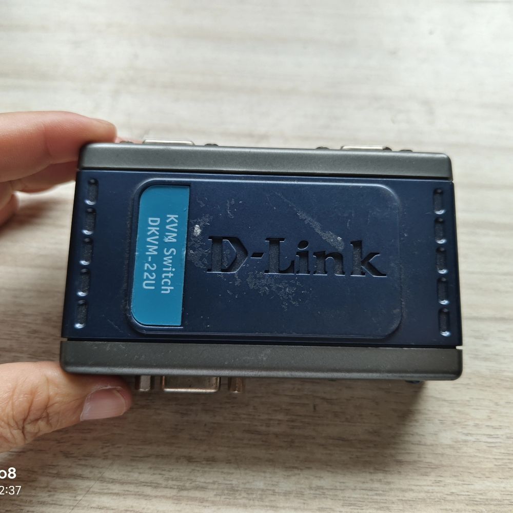 D-Link dlink DKVM-22U  KVM切换器