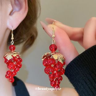 优雅气质轻奢时髦潮流耳环新款 欧美复古水晶红葡萄串珠耳钩时尚 女