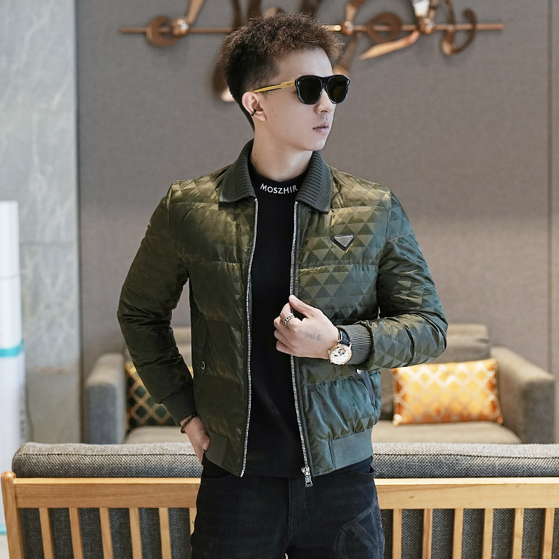 2025冬季新款简约时尚潮牌拼接翻领提花羽绒服男短款百搭保暖外套