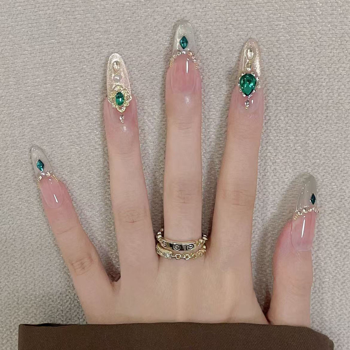 2025新款高级感主母绿宫廷风美甲