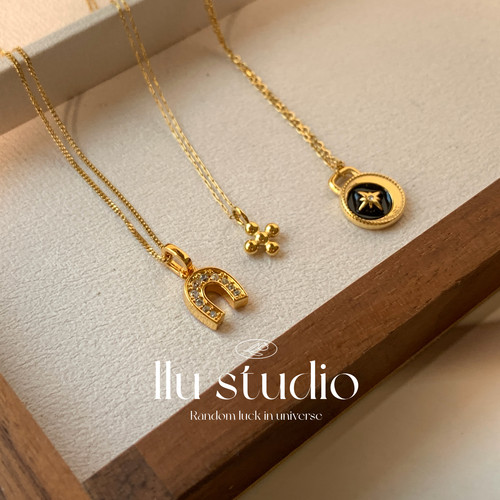 LLuStudio时髦精叠戴锁骨链！高保色十字架圆牌马蹄吊坠项链细链