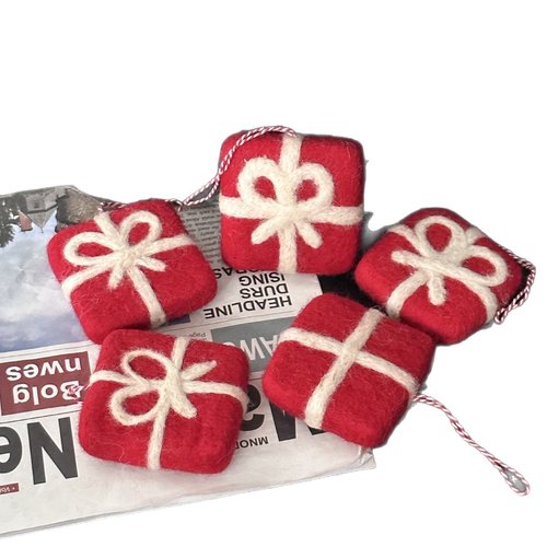 新款羊毛毡成品挂件ins包挂配饰diy钥匙扣挂饰配件以礼抒情装饰品