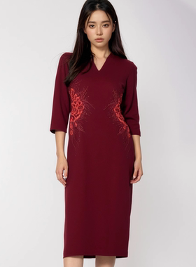 慕天姿精选折扣品牌女装高端时尚气质轻奢百搭酒红色连衣裙-17187
