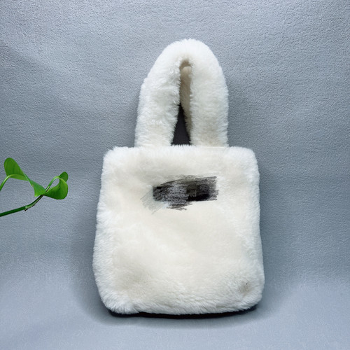 特价捡漏 热销品牌咖啡周边水桶包手提包单肩包手机绳公仔挂件