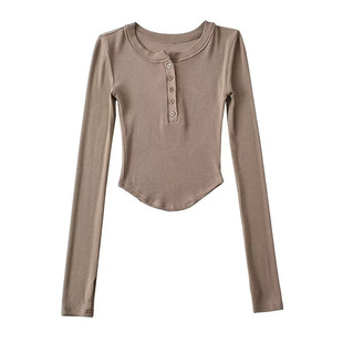 欧美风修身显瘦短款圆领长袖套指t恤女春秋季纯色纽扣开襟打底衫