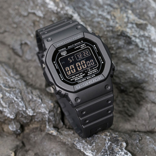 卡西欧G-SHOCK太阳能电波手表
