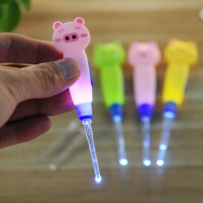 Baby Adults Care Ears Cleaning  with Light Earwax Spoon Dig