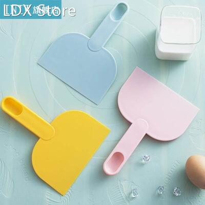 1pc Dough Scraper Plastic Non-Stick Creative Dough C