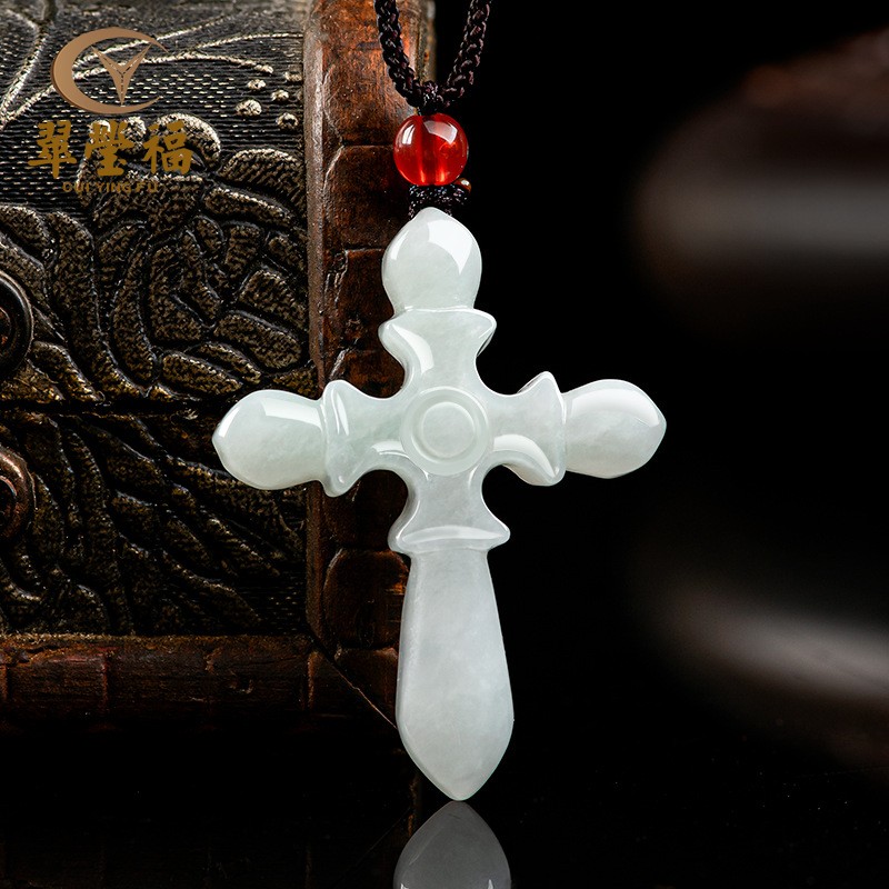 A货翡翠糯种浅绿十字架吊坠