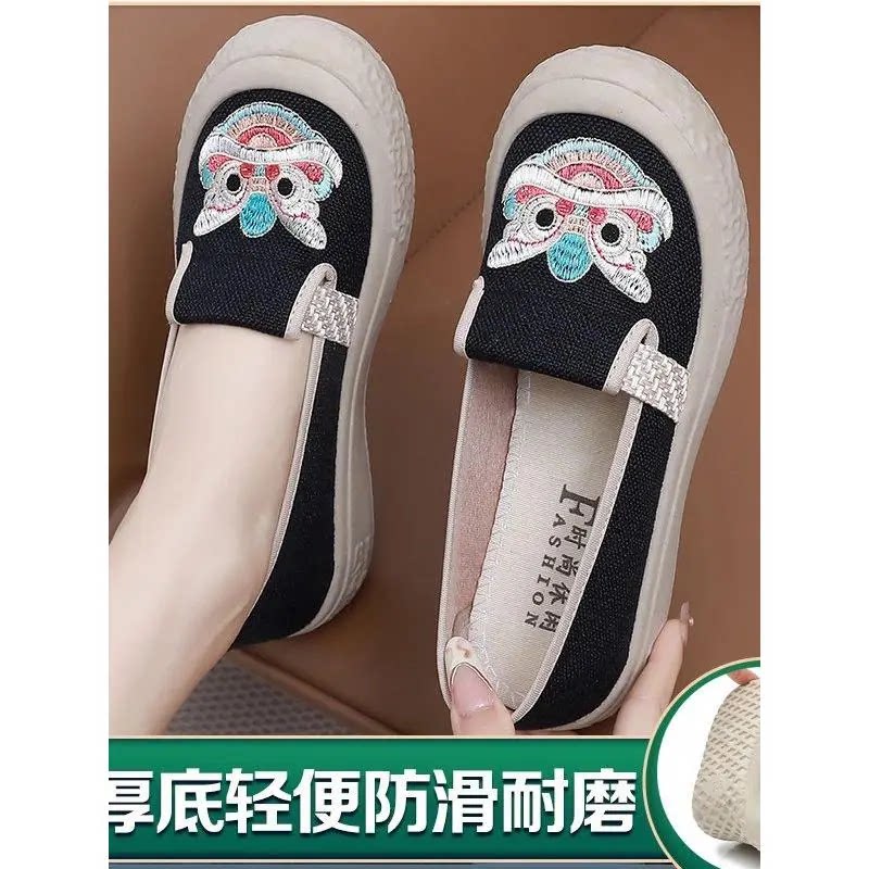 新款老北京布鞋女中国风龙年刺绣亚麻一脚蹬学院风懒人洋派妈妈鞋