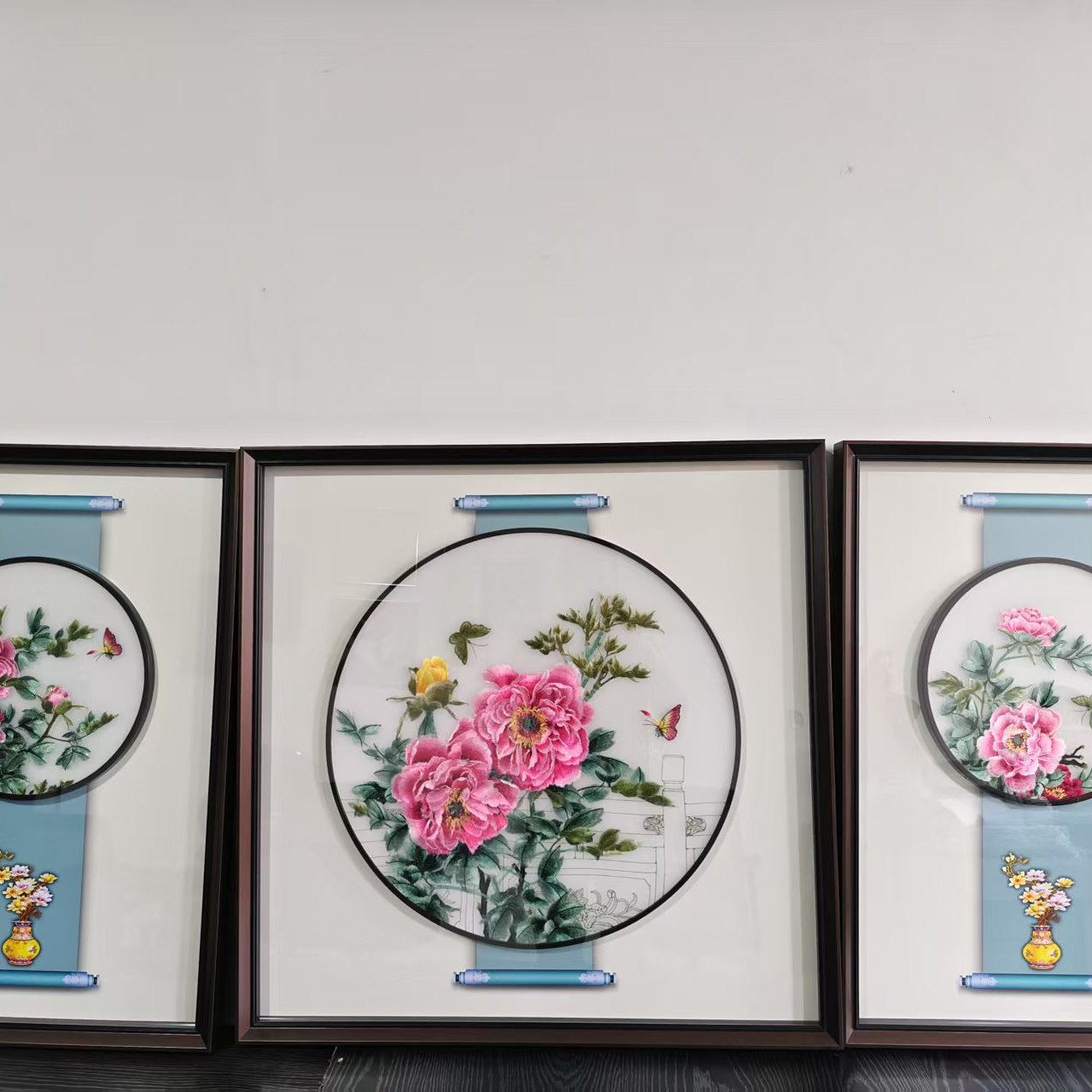 新中式轻奢刺绣苏绣横幅画客厅沙发背景墙三联画壁画实木边框画图片
