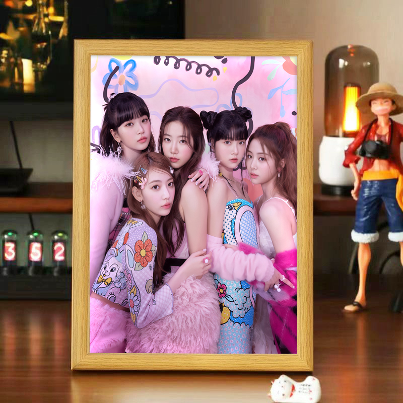 LE SSERAFIM女团周边镜子灯光画卧室偶像音响小夜灯发光礼物摆件