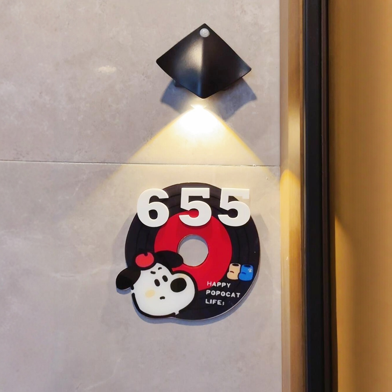 太卷了！现在门牌都这么可爱了吗