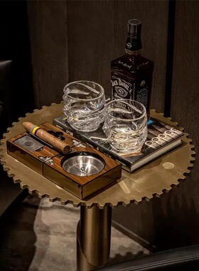 现代简约样板房仿真酒雪茄摆件