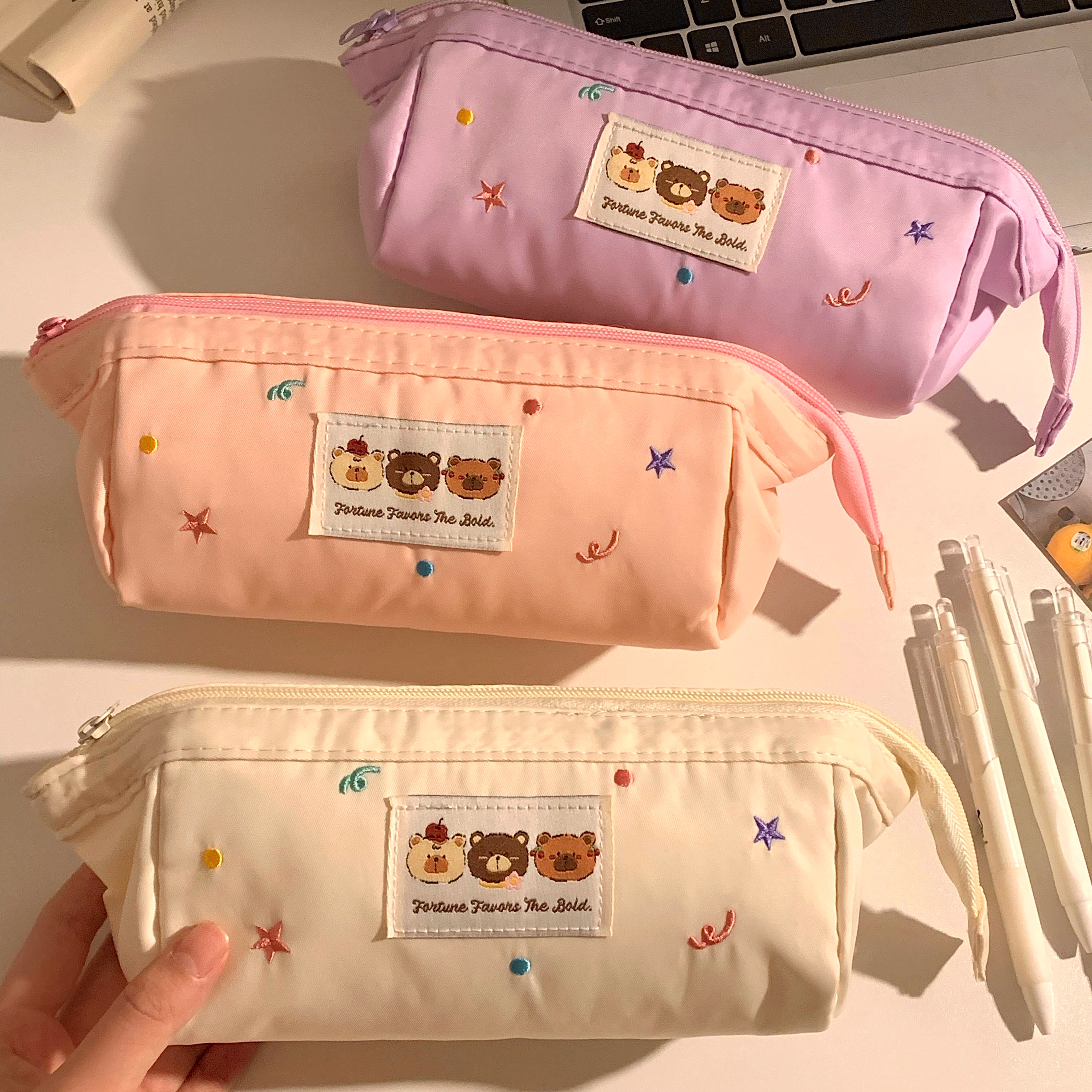 可爱小熊笔袋高颜值ins风初中女生2025新款超火大容量日式女孩文具袋收纳包高中小学生铅笔盒