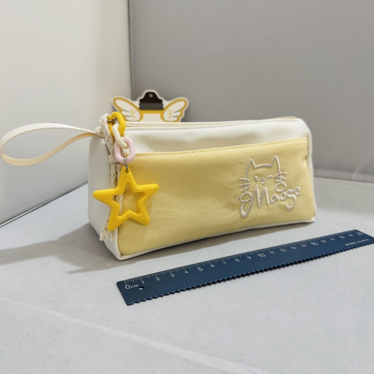 高颜值芝士黄小猫刺绣笔袋