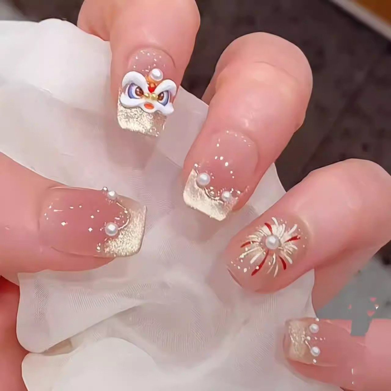 美甲穿戴甲2025新年款发财醒狮