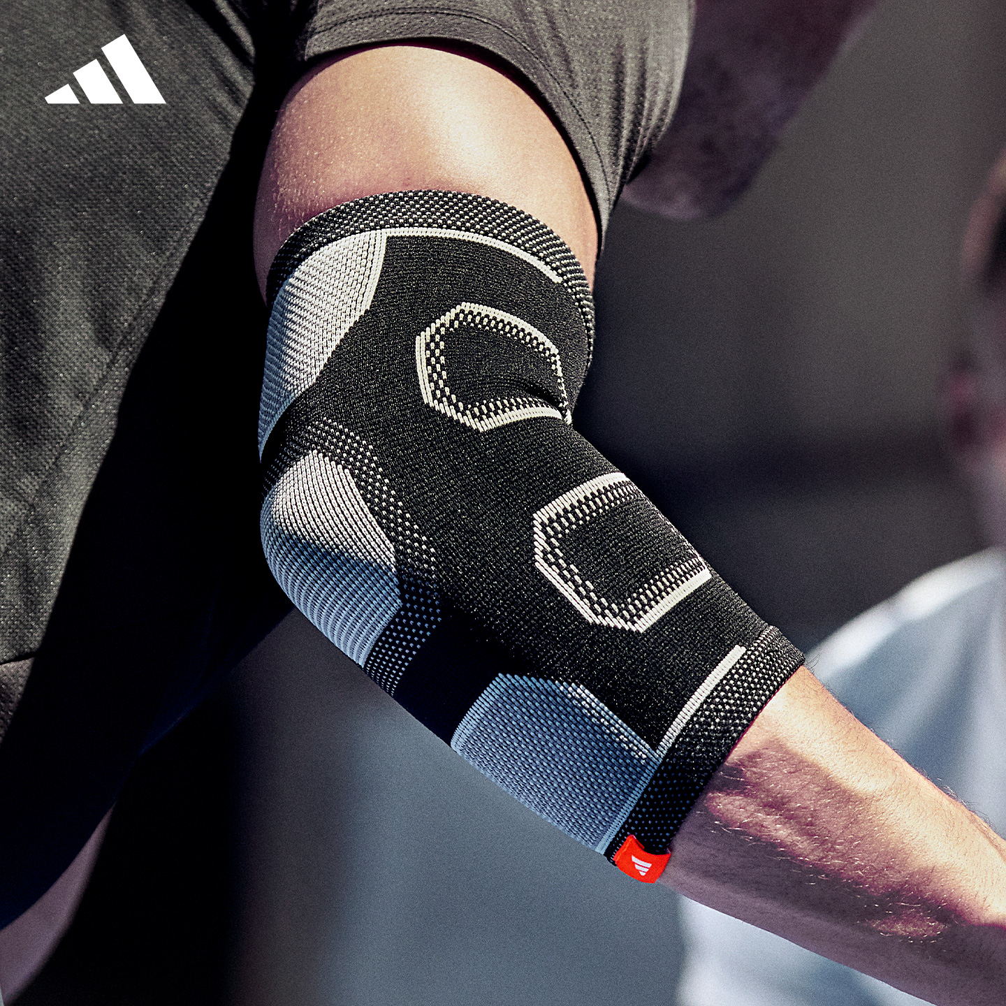 Adidas阿迪达斯运动护肘关节套