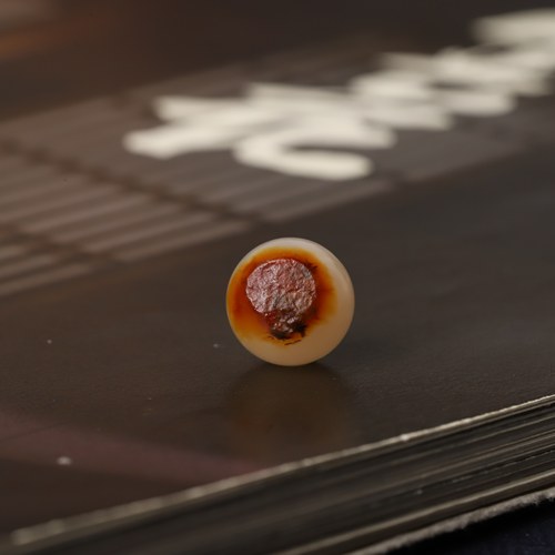 新疆和田玉籽料白玉圆珠红皮单珠