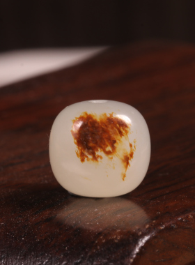 新疆和田玉籽料老型珠手串