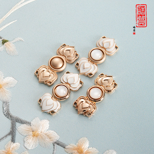 皓质汉服旗袍纽扣蝴蝶结