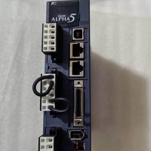 可维修RYT201D5-EXVS2 400W伺服驱动器有一件议价