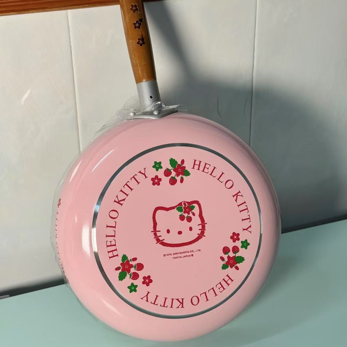 Hellokitty可爱卡通野草莓平底锅家用炒菜锅电磁炉燃气灶通用XG16