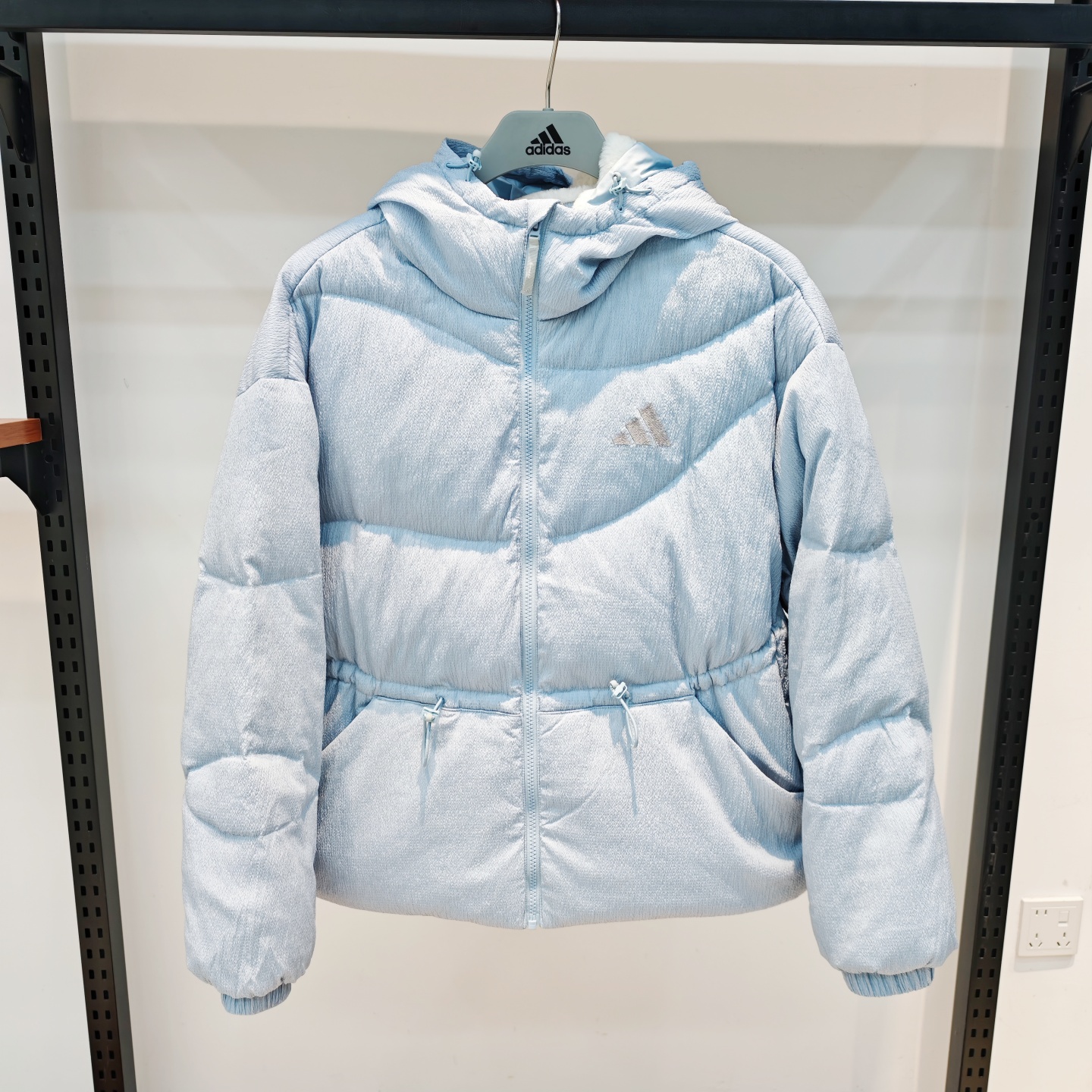 阿迪达斯羽绒服女600蓬羽绒外套