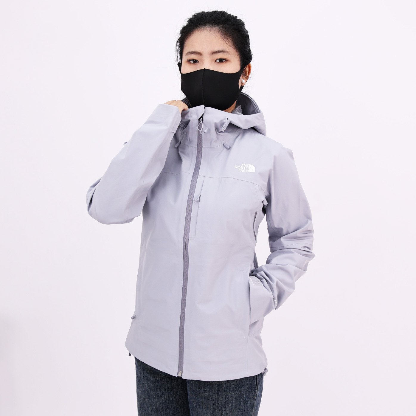 北面女款冲锋衣纳米防水硬壳外套