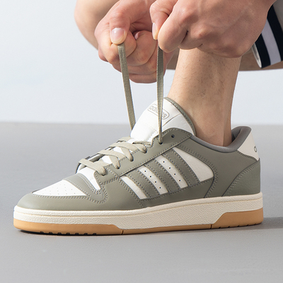 阿迪达斯男女耐磨运动休闲鞋