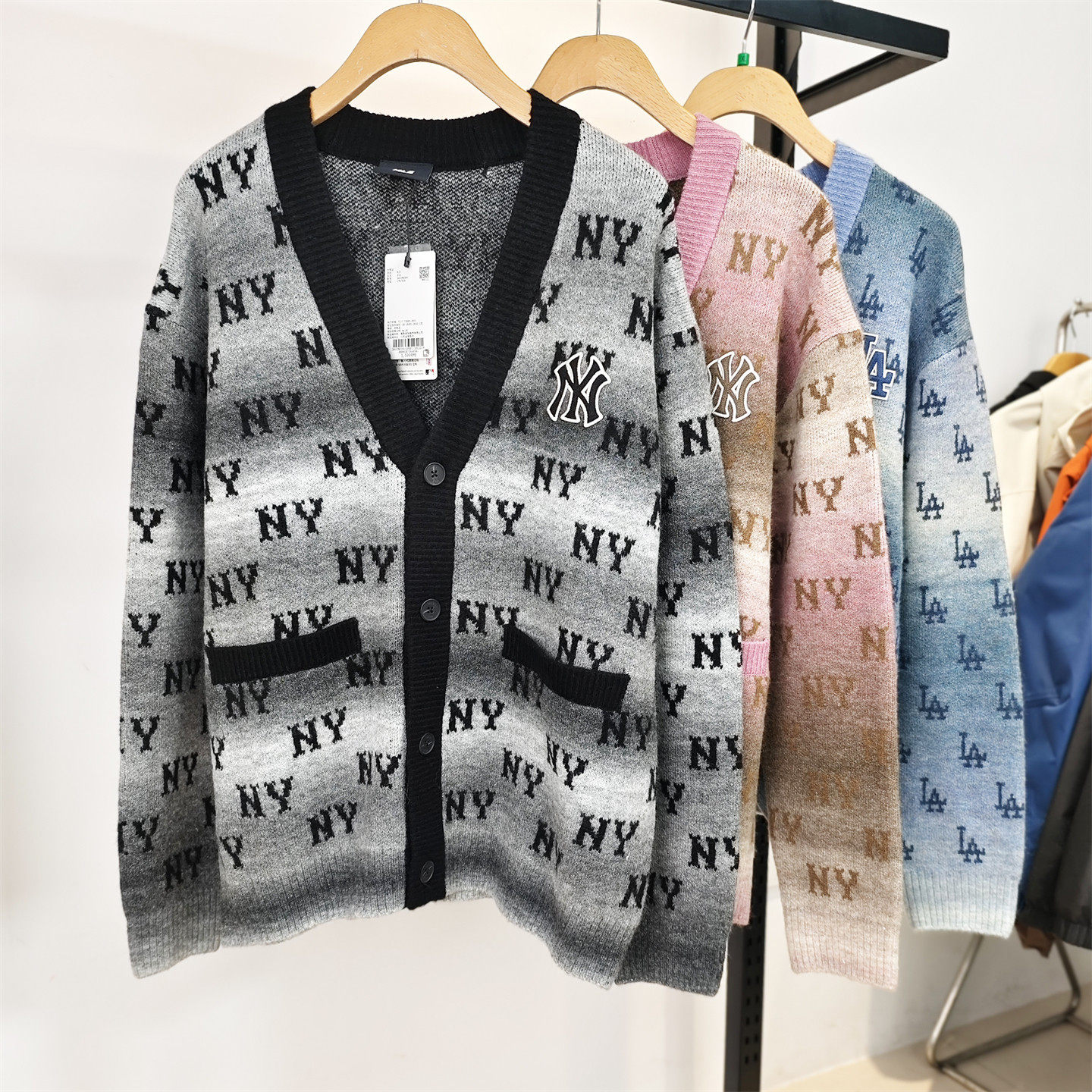 MLB情侣毛衣25秋冬新款男女NY渐变老花针织开衫运动外套3AKCM0354,运动服/休闲服装,运动毛衣/线衫,淘宝优惠券,粉丝福利购,淘宝优惠卷