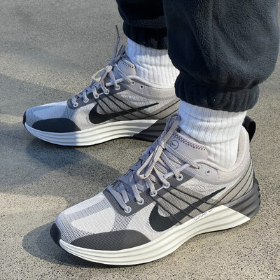 耐克男子缓震透气运动休闲鞋