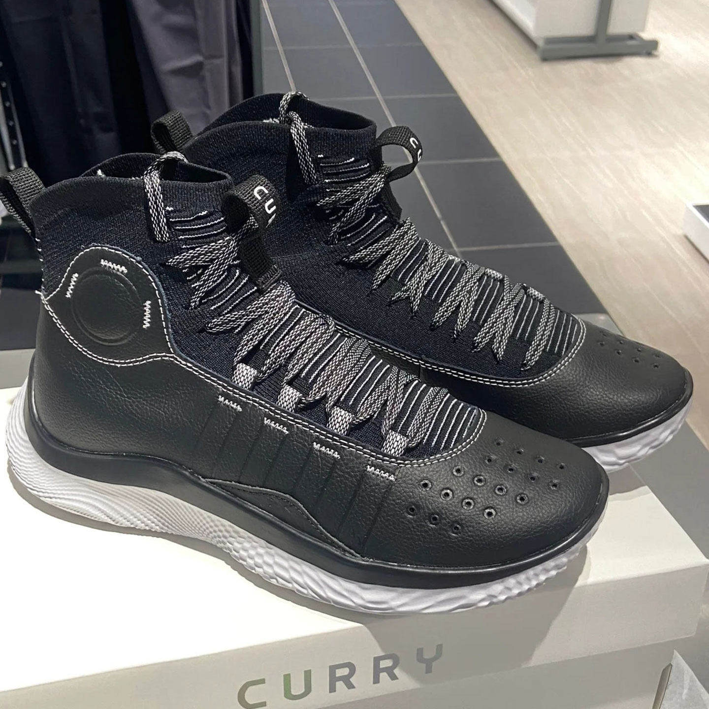 安德玛UA男鞋库里Curry Flow 4 高帮防滑缓震运动鞋篮球鞋3024861