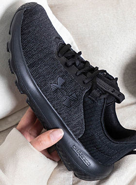 安德玛UA女子户外运动鞋Charged Revitalize透气跑步鞋3026683