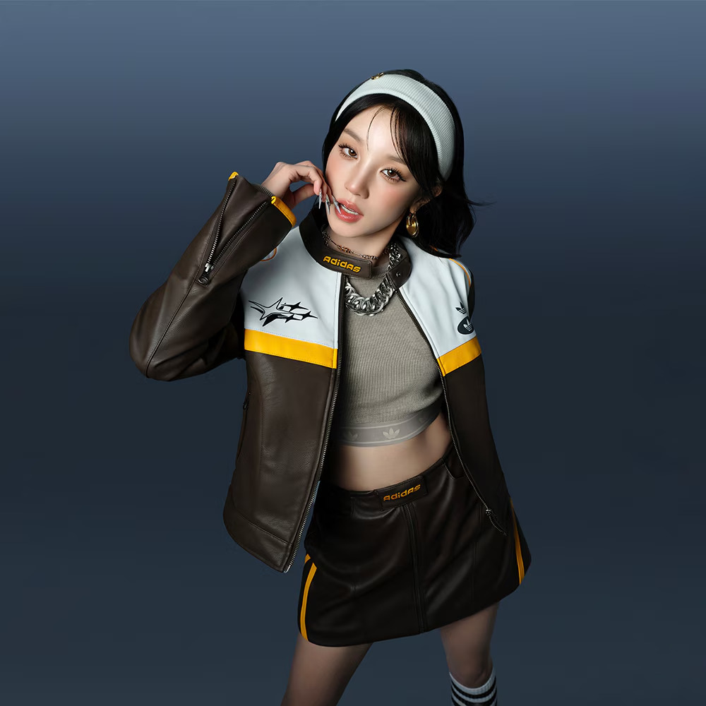 阿迪达斯机车夹克女款仿皮时尚